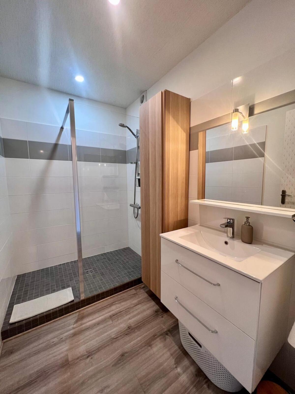 Casa Bert - T2 Avec Parking&Balcon En Centre Ville Брив ла Гайард Екстериор снимка